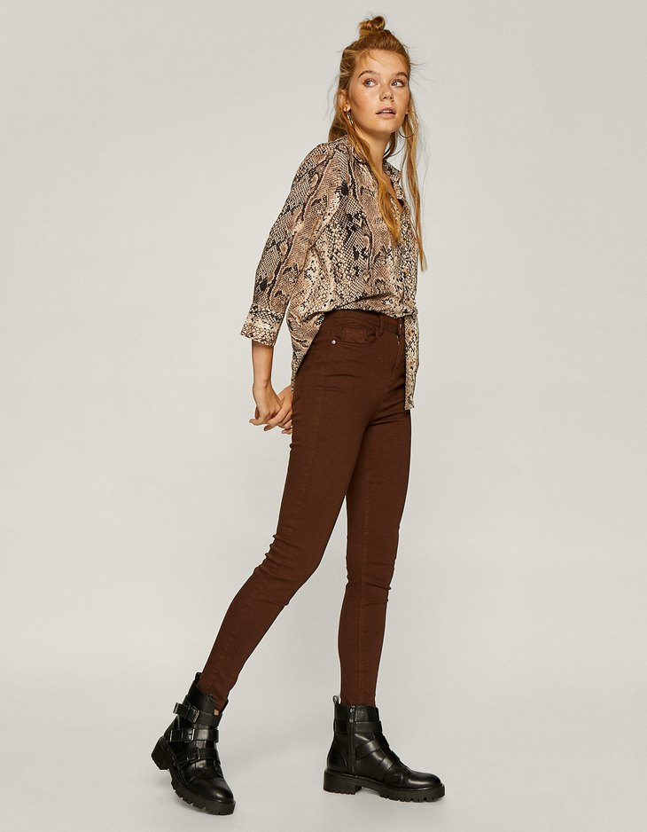 Pantalon taille très haute couleur